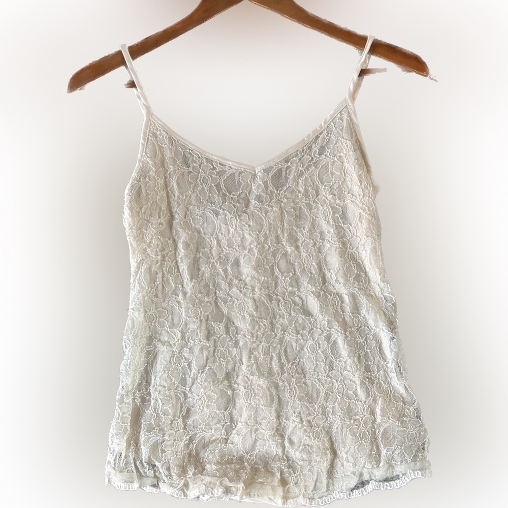 Maurice’s cream lace detailed tank